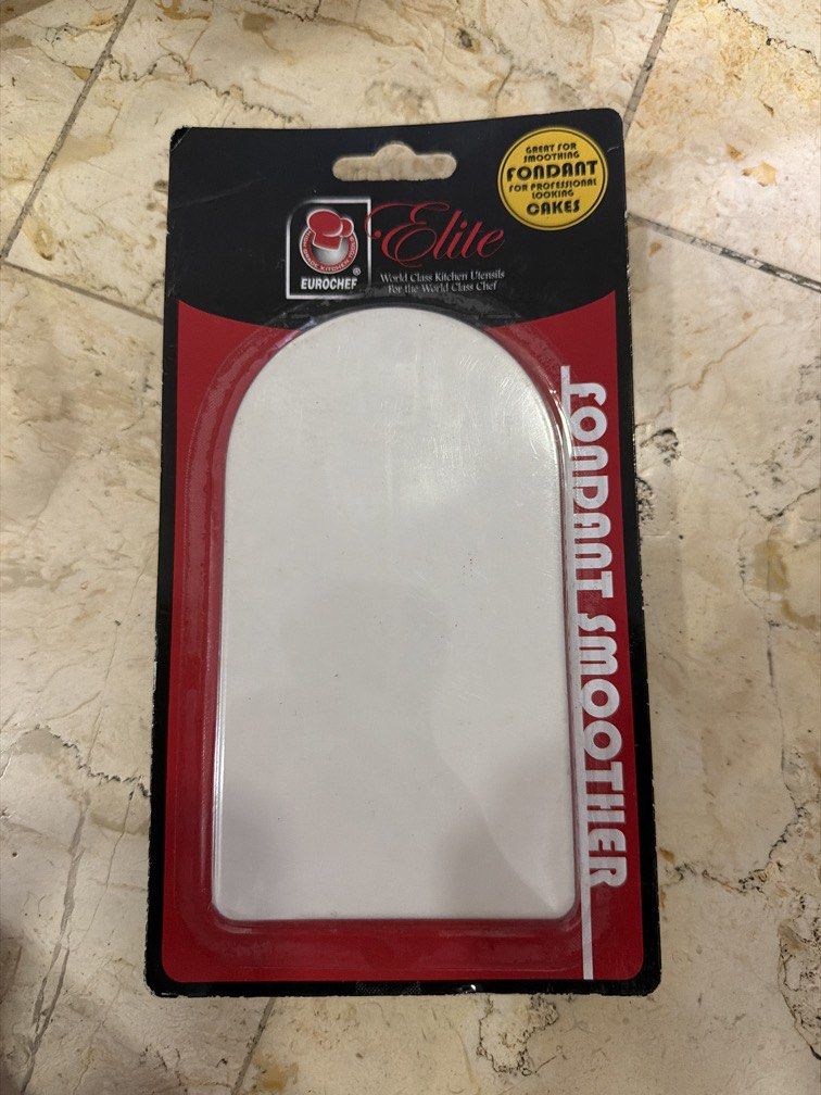 fondant smoother (Category: Other Kitchenware & Tableware) located in Pasay City. Submitted by grace.t12 (Listing ID 1463655246, Image 1). Description: never used.