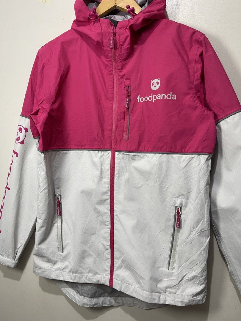 Food Panda Windbreaker Delivery Rain Jacket (Category: Coats, Jackets and Outerwear) located in Davao. Submitted by yannrussel00 (Listing ID 1463586754, Image 3). Description: Rain Jacket with Reflective Size Medium on tag Dimes W21 x L28 Condition 10/10 Brand new condition REMINDER‼️ Items will be marked SOLD once sold. I will no longer reply to messages asking if the item is available..