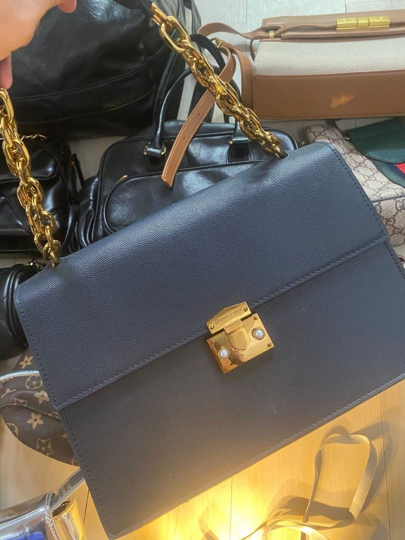 FOR SALE (Category: Shoulder Bags) located in Bulacan. Submitted by boldcrystal_d65536 (Listing ID 1463721041, Image 1). Description: Like new condition shoulder bag/ sling bag .