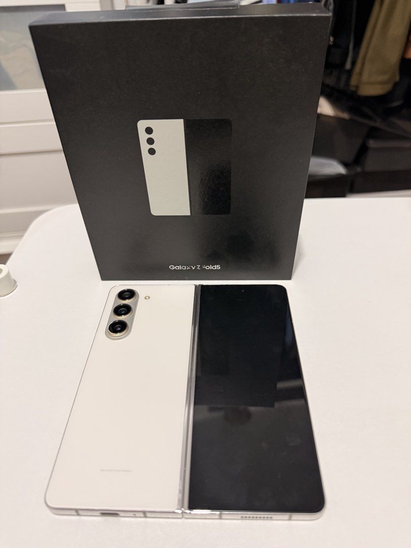 For Sale! Galaxy Z Fold5 (Category: Samsung) located in Makati City. Submitted by PacBridgG (Listing ID 1463692047, Image 2). Description: - Samsung Galaxy Z Fold5 - 512GB Storage - Includes original box and cord - Available for meetups in BGC or Robinsons Manila.