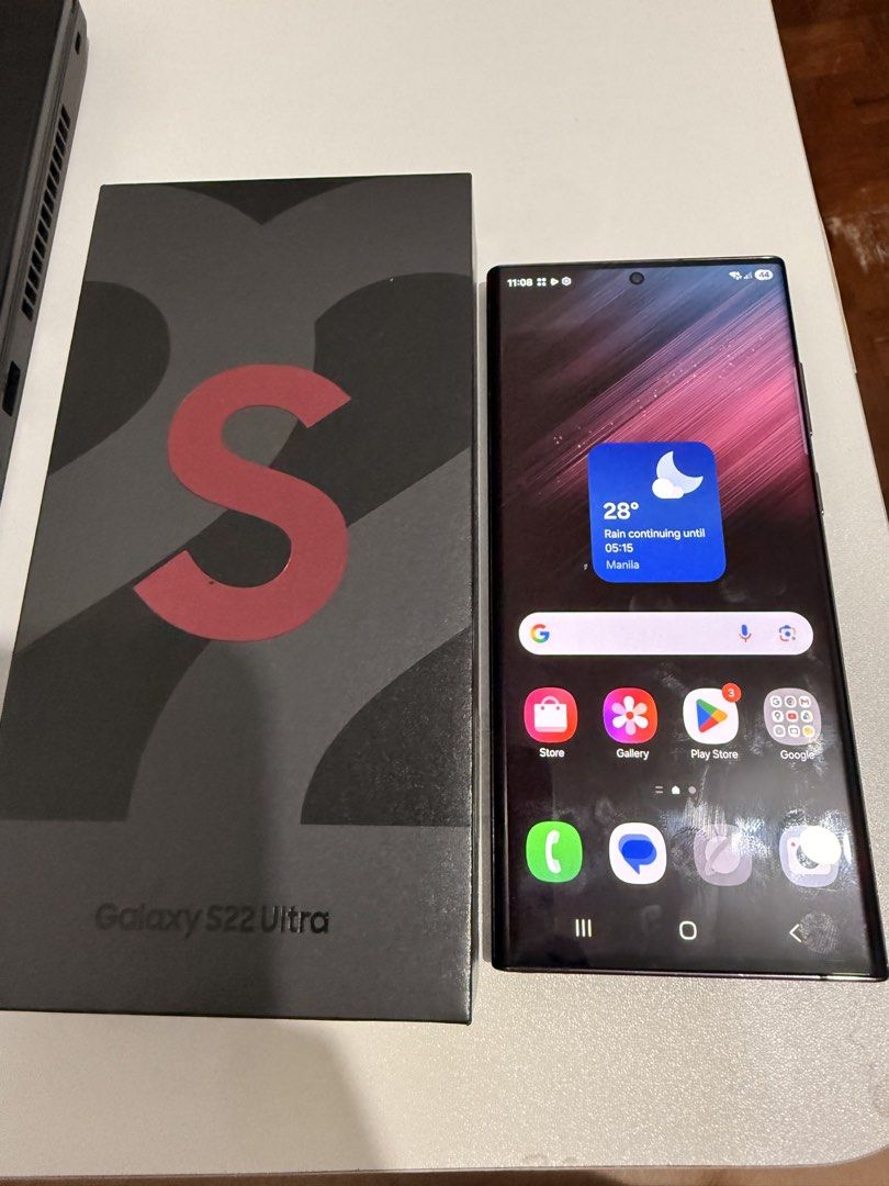 For sale S22 Ultra (Category: Samsung) located in Makati City. Submitted by PacBridgG (Listing ID 1463700802, Image 1). Description: - Samsung Galaxy S22 Ultra - Storage: 128GB - Color: Burgundy/Pinkish hue - Condition: Great, well-maintained - Includes original box - Available for meetups in Bonifacio Global City or Robinsons Manila.