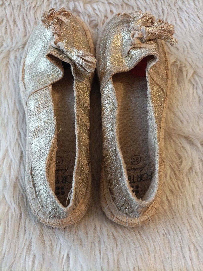 FOR TIME fashion Flats Size 39 (Category: Flats & Sandals) located in Pasig City. Submitted by sandacecloset (Listing ID 1463649987, Image 3). Description: - Brand: TIME Fashion Flats - Color: Shimmery Gold - Size: 39 - Style: Easy slip-on - Occasion: Casual wear or dressing up - Condition: Good, worn only a few times.