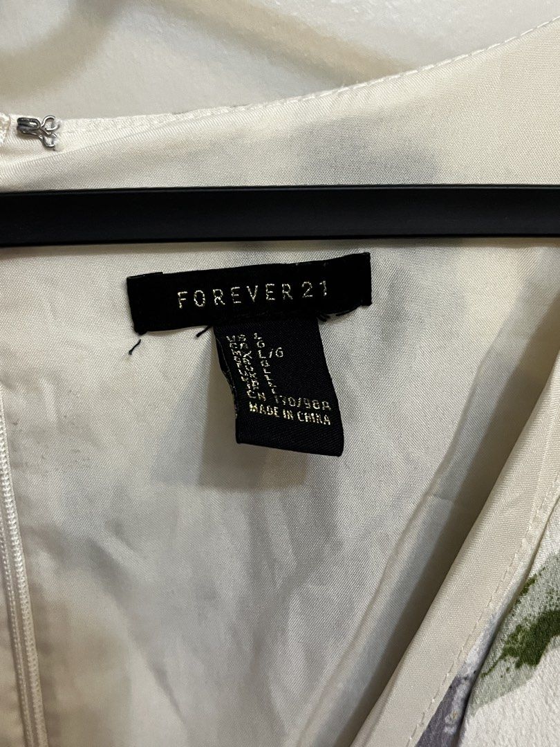 FOREVER 21 Romper (Category: Rompers) located in Quezon City. Submitted by declutteringbyjam (Listing ID 1463575473, Image 2). Description: - preloved -medium to large -additional for sf.