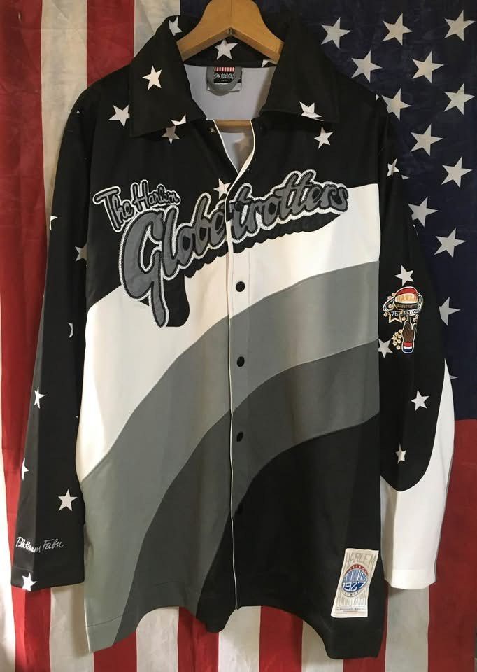 FUBU PLATINUM GLOBE THROTTLES (Category: Activewear) located in Cebu City. Submitted by etnaner (Listing ID 1463651216, Image 1). Description: Vintage FUBU PLATINUM SNAPP BUTTON SIZE: XL See actual dimensions Details posted.