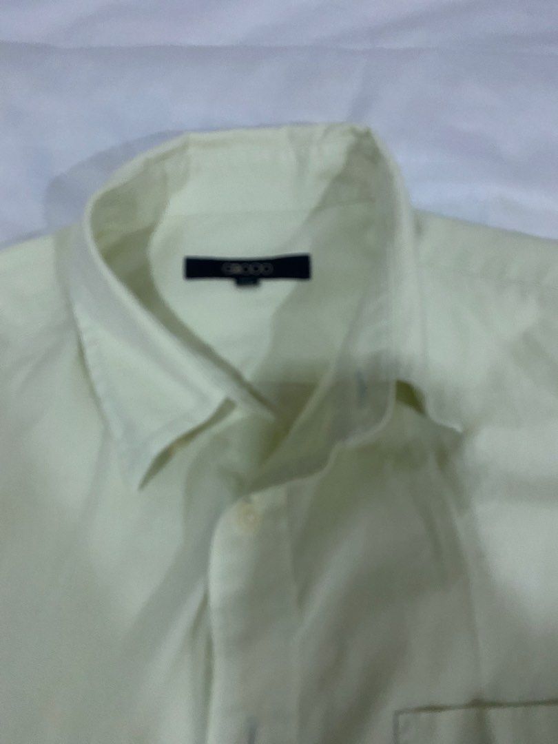 G2000 Olive Green Long Sleeve Button Up Shirt (Category: Formal Shirts) located in Quezon City. Submitted by michaelan71320 (Listing ID 1463711026, Image 1). Description: - Light yellow long sleeve shirt - Button-up style with a collar - Features a chest pocket - Versatile for casual or smart casual outfits - Measurements available in photos - Please check photos for all details G2000 Decluttering .