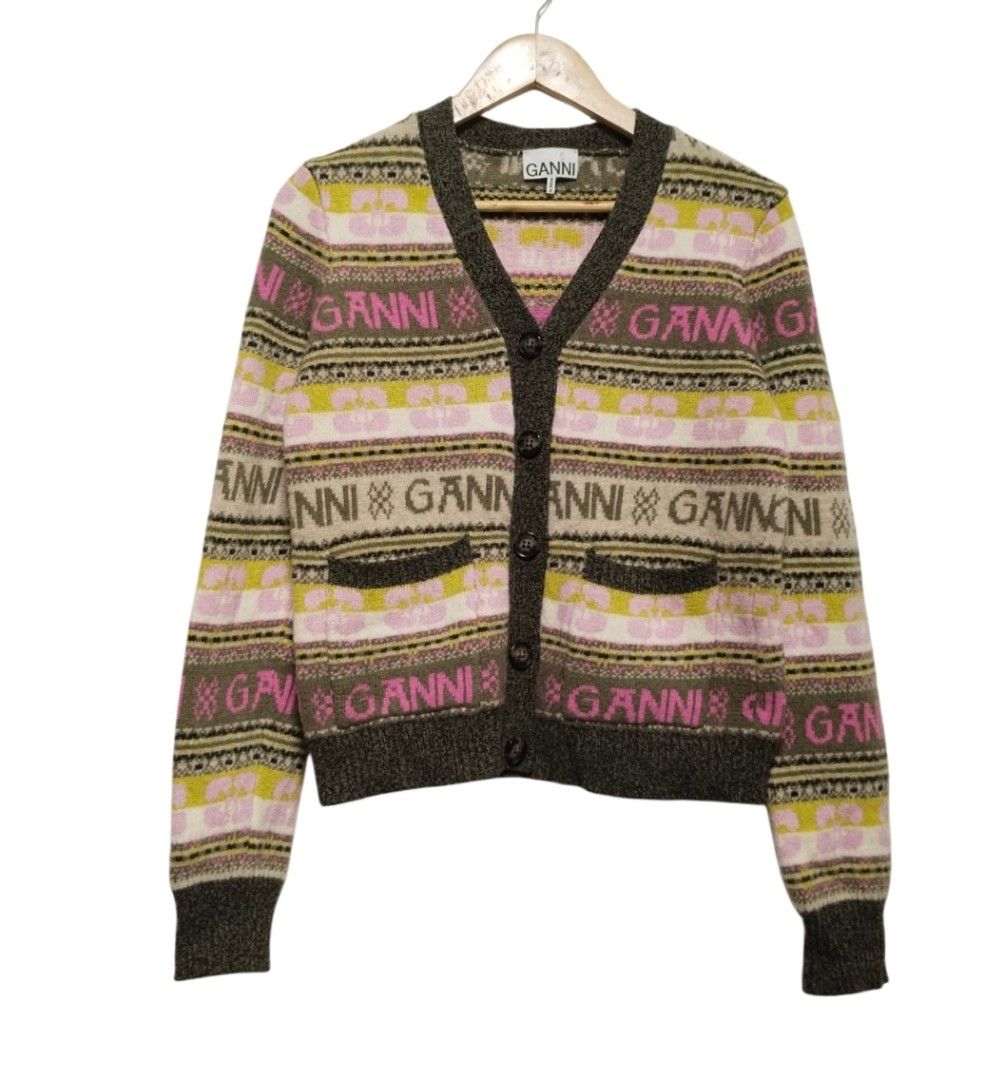 GANNI printes Button down wool cardigan (Category: Coats, Jackets and Outerwear) located in Caloocan City. Submitted by modishthriftstore (Listing ID 1463593053, Image 2). Description: Good as new, nothing to explain Makapal S-M size.