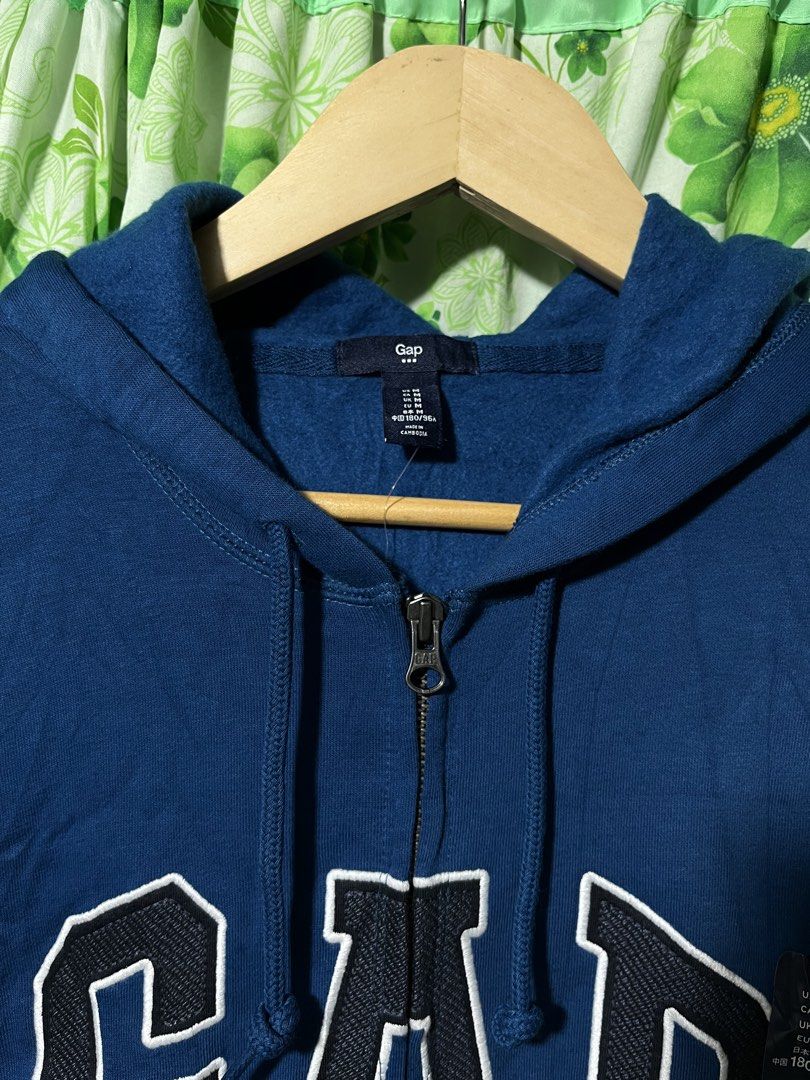 gap hoodie (Category: Coats, Jackets and Outerwear) located in Iloilo. Submitted by hade2.0 (Listing ID 1463737176, Image 2). Description: size medium excellent to like new.