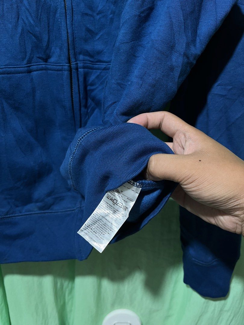 gap hoodie (Category: Coats, Jackets and Outerwear) located in Iloilo. Submitted by hade2.0 (Listing ID 1463737176, Image 3). Description: size medium excellent to like new.
