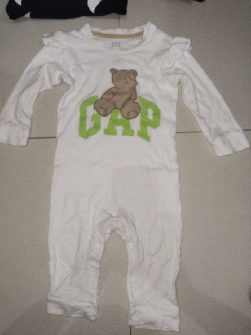 Gap Jumpsuit 12-18m (Category: Babies & Kids Fashion) located in Cavite. Submitted by krisandrakian (Listing ID 1463715553, Image 1). Description: .