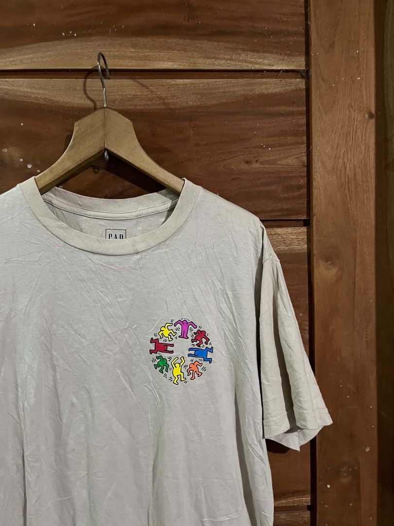 GAP KITH HARRING TEE (Category: Activewear) located in Tagum. Submitted by danelle_closet1106 (Listing ID 1463657192, Image 2). Description: EXCELLENT SIZE:MEDIUM NO ISSUE.