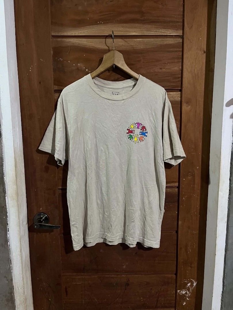 GAP KITH HARRING TEE (Category: Activewear) located in Tagum. Submitted by danelle_closet1106 (Listing ID 1463657192, Image 1). Description: EXCELLENT SIZE:MEDIUM NO ISSUE.