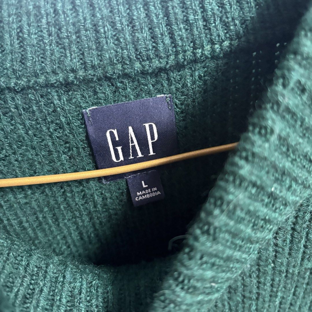 Gap Knitted Longsleevs (Category: Coats, Jackets and Outerwear) located in Quezon City. Submitted by lushselection (Listing ID 1463648782, Image 2). Description: Fits large-xl.