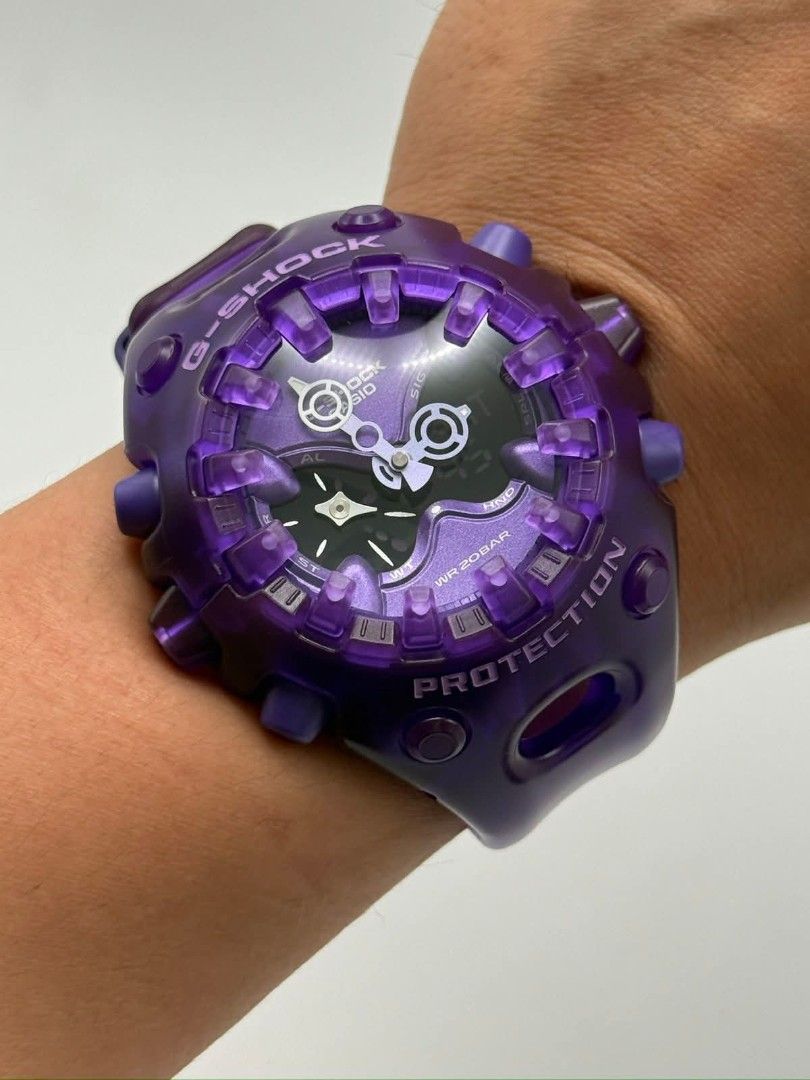 GA-V01SKE-3A (Category: Men's Watches) located in Marikina City. Submitted by plus6three (Listing ID 1463571991, Image 3). Description: For Sale: GA-V01SKE-3A 9,000php Case size (L× W× H) 49.1 × 58.2 × 19.6 mm Weight 74 g Case and bezel material Resin Band Resin Band Construction Shock Resistant Water resistance 200-meter water resistance Power supply and battery life Approx. battery life: 10 years on CR2025 Glass Mineral Glass Spherical Glass Co
