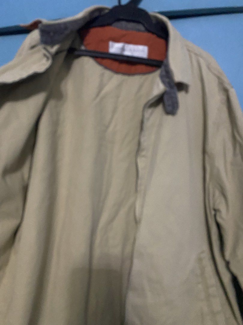 GEOFFREY BEENE Brown Bonber Jacket (VINTAGE) (Category: Activewear) located in Quezon City. Submitted by elmiras_closet (Listing ID 1463636583, Image 3). Description: still in good condition original apparel from US Balikbayan box.