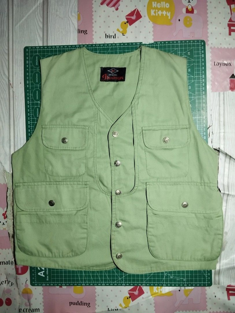 Ghoshuya Vest (Category: Vests) located in Makati City. Submitted by christhrift10 (Listing ID 1463606571, Image 1). Description: Ghoshuya Vest Best fit Medium 20x21.5 Good condition P150 Loc.Olympia, Makati Pick-up or delivery Gcash ready if J&T.