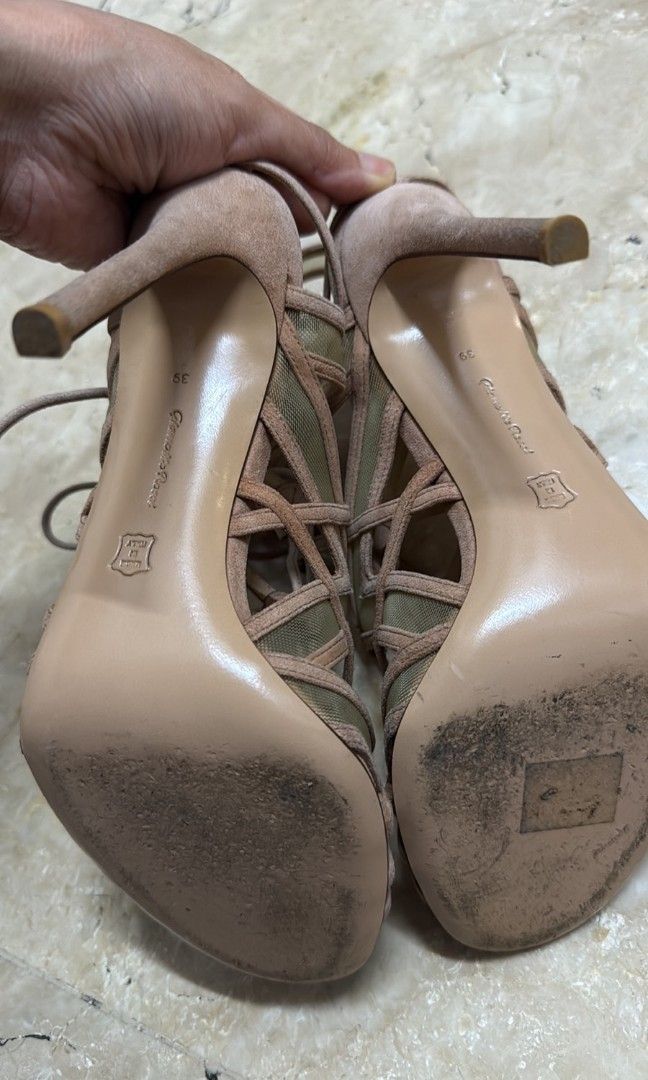 Gianvitto rossi 39 decluttering sale (Category: Sneakers & Footwear) located in San Juan City. Submitted by dailydealsphest2010 (Listing ID 1463664175, Image 2). Description: 100% authentic decluttering sale same day delivery .