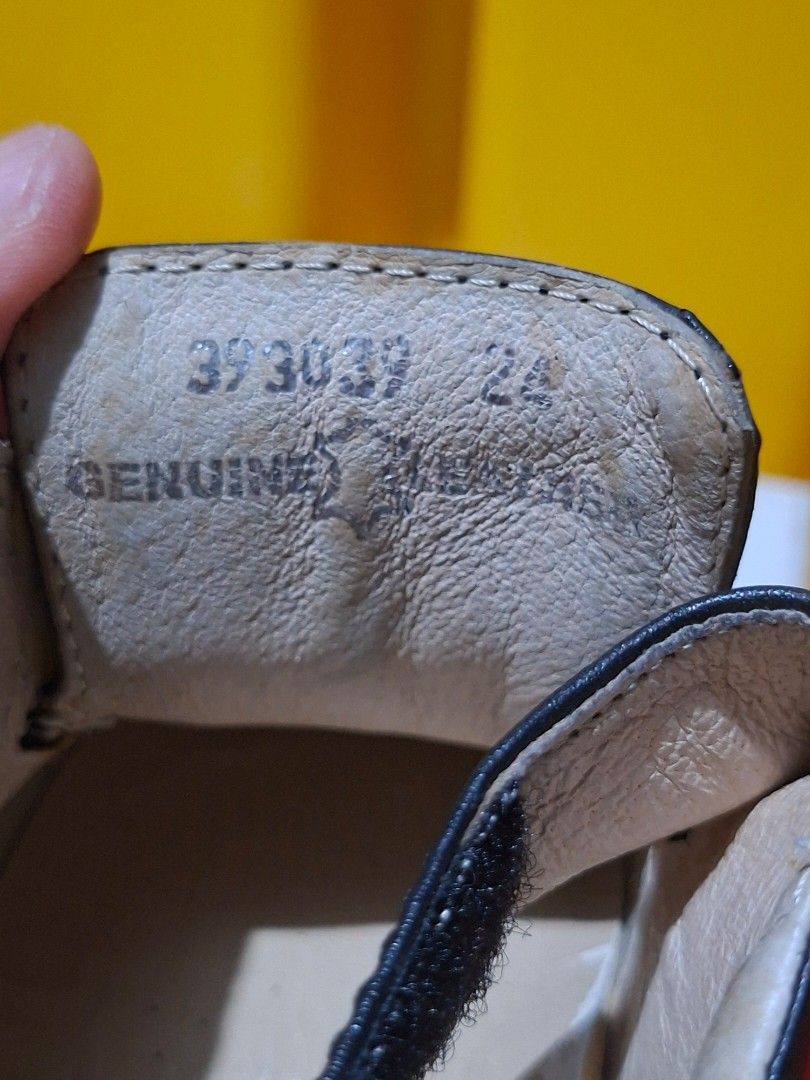 Gibi Black Leather Shoes Size 24 for Boy (Category: Babies & Kids Fashion) located in Manila. Submitted by cherissa (Listing ID 1463611742, Image 2). Description: - Gibi black leather shoes - Easy velcro strap closure - Genuine leather interior - Original box included - Ideal for school and everyday wear.