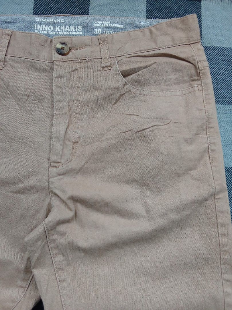 Giordano Chino pants (Category: Chinos) located in Polomolok. Submitted by timog_high_ice_v2 (Listing ID 1463669959, Image 2). Description: - Nylon Material - Size S - Waist 30 - Length 40 - Modern Tapered - Low-rise Pogi nito🫶.