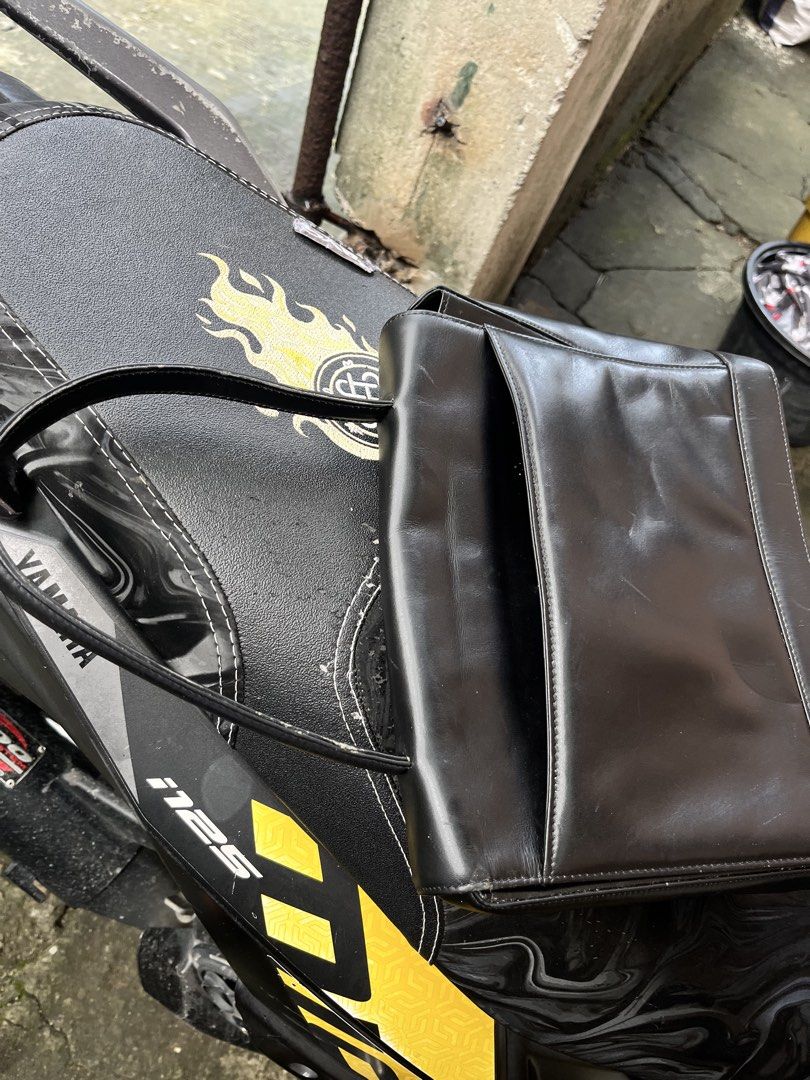 Givenchy Black Leather Handbag (Category: Luxury Bags & Wallets) located in Manila. Submitted by shanaaa.collects (Listing ID 1463574986, Image 2). Description: - Authentic Givenchy black leather handbag - Features iconic Givenchy logo clasp - Interior branding: Givenchy Paris - Closure: Magnetic snap - Condition: Minor scuffing on bottom corners - A classic, timeless piece.
