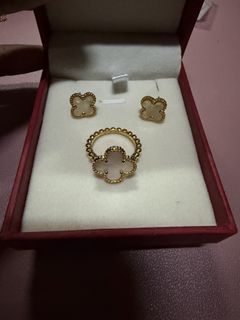 (Category: ) located in . Submitted by aprilluxcloset0812 (Listing ID 1463737573, Image 1). Description: .