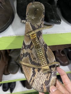 (Category: ) located in . Submitted by potatothriftlip (Listing ID 1463683791, Image 1). Description: .
