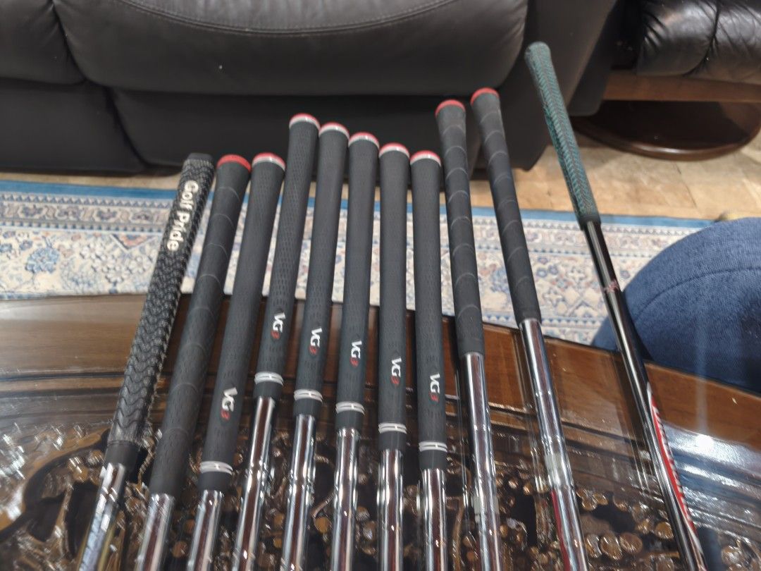 Golf Set (Category: Other Sports Equipment and Supplies) located in Paranaque City. Submitted by manilagolfmarket (Listing ID 1463587827, Image 3). Description: For Sale Golf Set °Titleist VG3 steel shaft irons °Siverscott hybrid °Titleist 9.5° driver °Titleist bag included for only 23k fix. Pick up Bf Paranaque free shipping within MM..