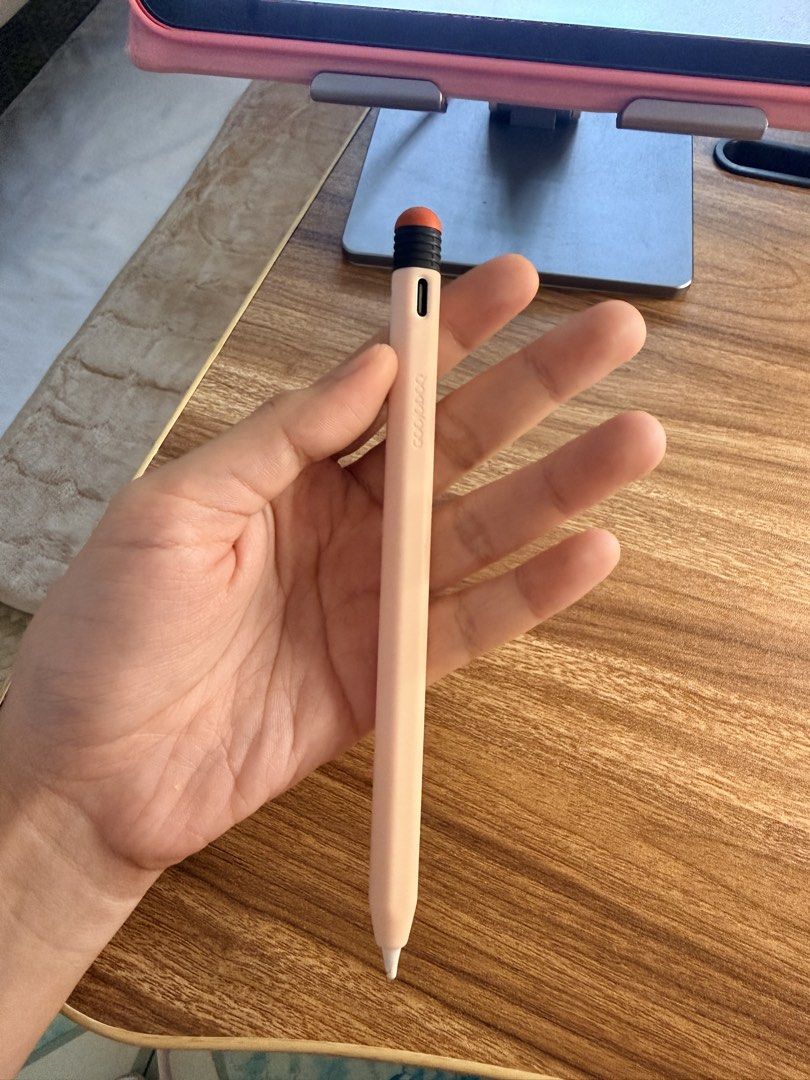 Goojodox Pencil (Category: Others) located in Manila. Submitted by sonnyyana (Listing ID 1463619122, Image 1). Description: - Protects your Apple Pencil 2nd Gen from scratches and drops. - Features a convenient cutout for charging. - Designed for a snug and secure fit. - Easy to put on and take off. - Enhances grip for comfortable use. Compatible for 10th gen Ipad Has minor flaw indicated on last picture (doesnt affect performance) with case .