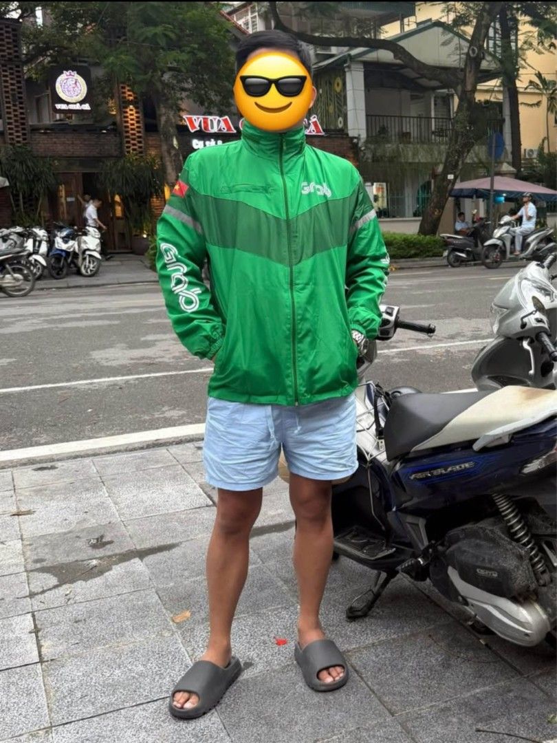 Grab Ride Jacket (Category: Coats, Jackets and Outerwear) located in Bulacan. Submitted by egcmx (Listing ID 1463707399, Image 1). Description: grab ride jacket brand new vietnam exclusive maporma 😎 1 size only - XL fits MEDIUM to XL im 5'8" 72 kg M to L lang tlga ako 2 side zipper pockets 1 chest zipper pocket 1 inside pocket hideable hoodie - zipper collar reflectorized see pics to appreciate MEASUREMENTS: shoulder - 19cm chest (width) - 23cm 