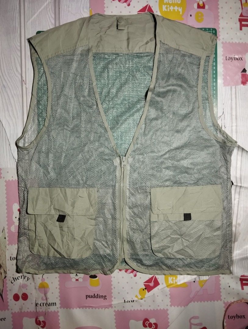 Grand Seigeour Cargo Vest (Category: Vests) located in Makati City. Submitted by christhrift10 (Listing ID 1463608038, Image 1). Description: Grand Seigeour Vest Large on tag 22x25 Excellent condition P300+sf Loc.Olympia, Makati Pick-up or delivery Gcash ready if J&T.