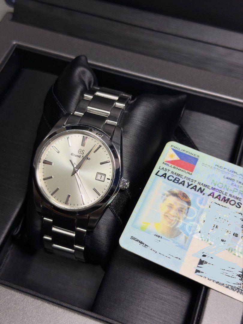 Grand Seiko Watch (Category: Luxury Watches) located in Marikina City. Submitted by mossells (Listing ID 1463702782, Image 2). Description: Selling my personal Grand Seiko SBGX263 with the famous high-accuracy 9F62 quartz movement. This watch was purchased directly in Japan and has been lovingly worn as part of a rotation. Personal Rating: 8/10 good condition Details: Crystal and case head are in great shape. Wear: Scratches present on the steel.