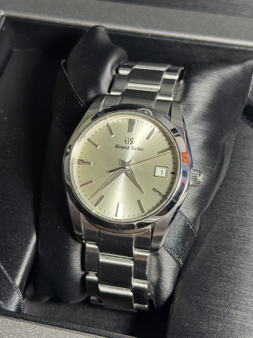 Grand Seiko Watch (Category: Luxury Watches) located in Marikina City. Submitted by mossells (Listing ID 1463702782, Image 1). Description: Selling my personal Grand Seiko SBGX263 with the famous high-accuracy 9F62 quartz movement. This watch was purchased directly in Japan and has been lovingly worn as part of a rotation. Personal Rating: 8/10 good condition Details: Crystal and case head are in great shape. Wear: Scratches present on the steel.