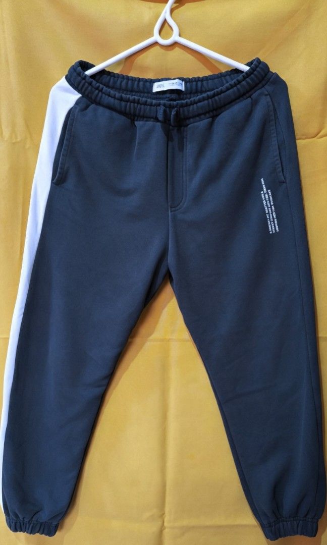Gray Jogger Zara (Category: Joggers) located in Bacoor. Submitted by kaykay858 (Listing ID 1463670808, Image 1). Description: Super Ganda pa po nito. Slightly negotiable! Dm me, baka magkasundo tayo sa tawad mo.✨.