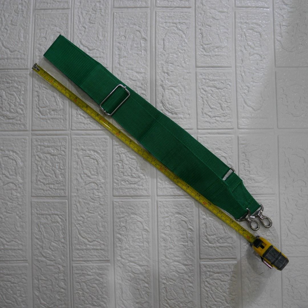 Green Adjustable Bag Strap – Wide Polyester Webbing metal clasps (japan) (Category: Shoulder Bags) located in Valenzuela. Submitted by cletini (Listing ID 1463695579, Image 3). Description: Green adjustable replacement bag strap with 2 metal swivel lobster clasps. Wide, sturdy webbing with adjustable length—great for shoulder bags, crossbody bags, tote bags or DIY bag projects. 📌 Color: Green 📌 Material: Nylon/polyester webbing with metal hardw