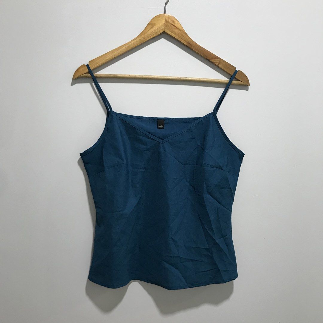 Green Sando | Sleeveless Top (Category: Sleeveless) located in Cavite. Submitted by tanya.valentin (Listing ID 1463650890, Image 1). Description: - 20x22.