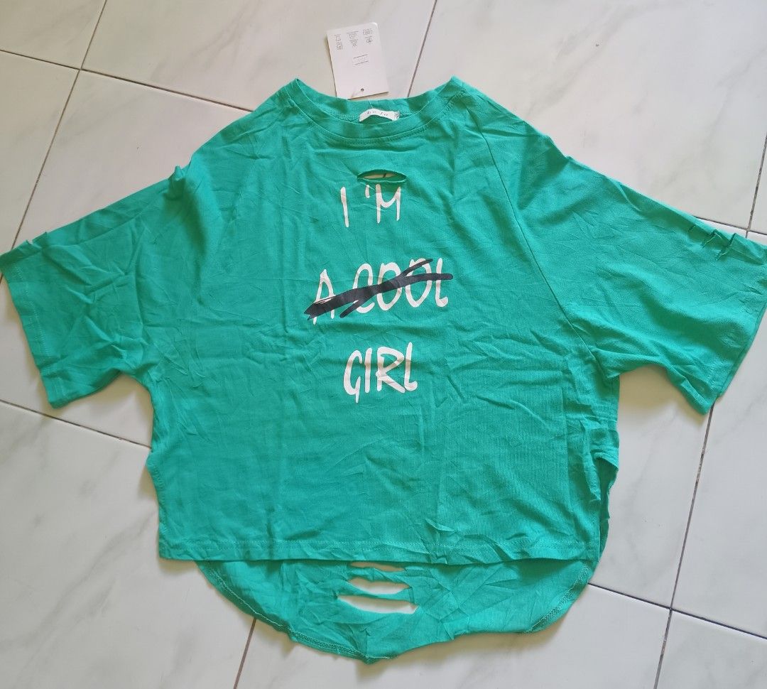 Green top (Category: Others Tops) located in Las Pinas. Submitted by erikashoppe (Listing ID 1463571061, Image 1). Description: .