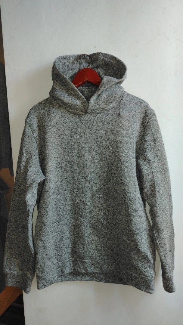 Grey Marled Hoodie with Pouch Pocket (Category: Coats, Jackets and Outerwear) located in Cavite. Submitted by ukaynglahat (Listing ID 1463626062, Image 1). Description: - Grey marled hoodie - Soft and comfortable fabric - Features a front pouch pocket - Ideal for casual wear - Versatile: pairs well with jeans or joggers.