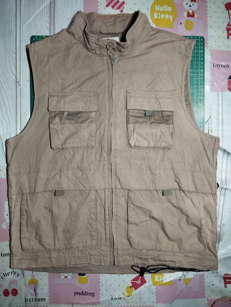 Grow Sord Utility Vest (Category: Vests) located in Makati City. Submitted by christhrift10 (Listing ID 1463608429, Image 1). Description: Grow Sord Utility Vest Large on tag 22x24 Issue: 3rd pic, faded part P150+sf Loc.Olympia, Makati Pick-up or delivery Gcash ready if J&T.