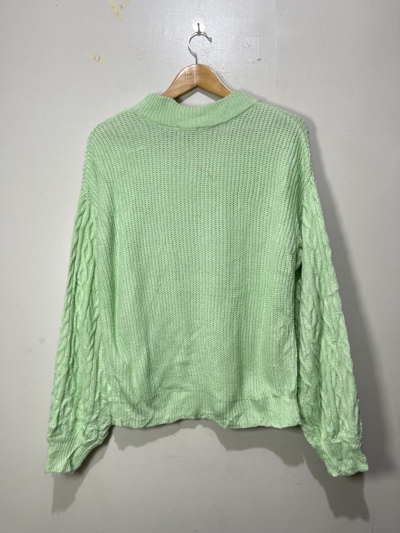 GU by Uniqlo Knit Sweater (Category: Coats, Jackets and Outerwear) located in Davao. Submitted by yannrussel00 (Listing ID 1463584714, Image 2). Description: Size Large on tag Dimes W20 x L26 laid flat Condition 10/10 No issue REMINDER‼️ Items will be marked SOLD once sold. I will no longer reply to messages asking if the item is available..