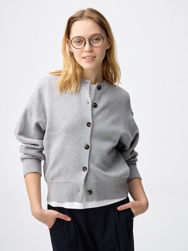 GU Cardigan (Category: Coats, Jackets and Outerwear) located in Angeles City. Submitted by miss_independent01 (Listing ID 1463693824, Image 2). Description: GU Cardigan Color: Grey Width: 21 (Large on tag) Length: 23 Sleeve: 20 Shoulder: 20.5 MOP: Gcash ✅ Mine Now, Pay Now ✅ First to Pay, Gets the Item 📍 PAMPANGA Courier: JnT 🚚🚚 PM 💌💌.