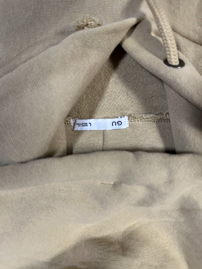 GU Earth Tone Plain Hoodie (Category: Hoodies) located in Baao. Submitted by revamped.co (Listing ID 1463670529, Image 3). Description: GU Khaki Plain Hoodie Excellent Condition Size Large 23 by 28 Inches No Issue Need wash only.