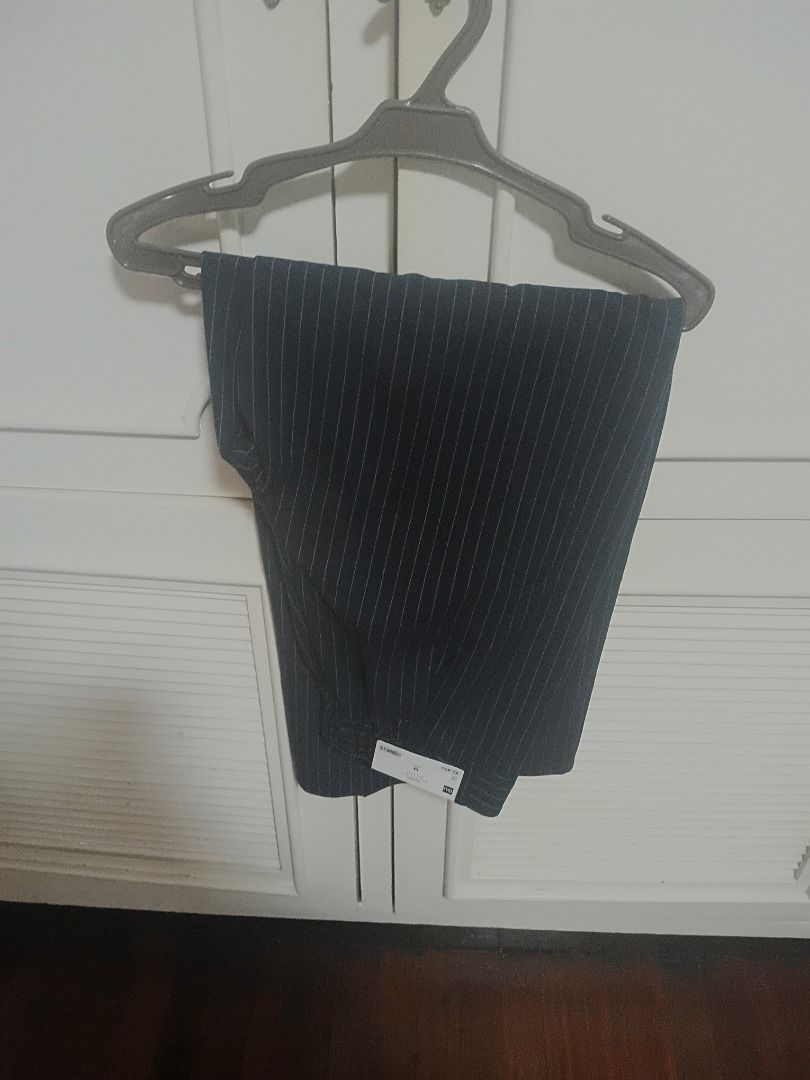 GU Pants (Category: Other Bottoms) located in Makati City. Submitted by yourstilltheoneilove (Listing ID 1463604075, Image 1). Description: .