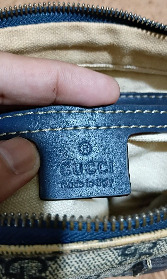 GUCCI (Category: Sling Bags) located in Legazpi City. Submitted by nashaiza (Listing ID 1463684453, Image 3). Description: GUCCI PVC type Silver hardware coded made in italy issue: see photo Japan source *authenticity not guarantee MOP:GCash Courier:J&T Express.