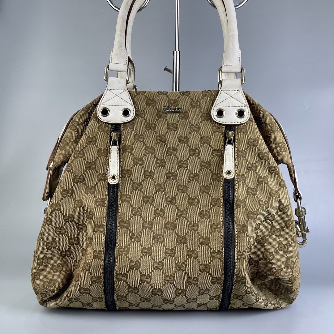Gucci bag (Category: Shoulder Bags) located in San Fernando. Submitted by sapatusannisean (Listing ID 1463593008, Image 1). Description: .
