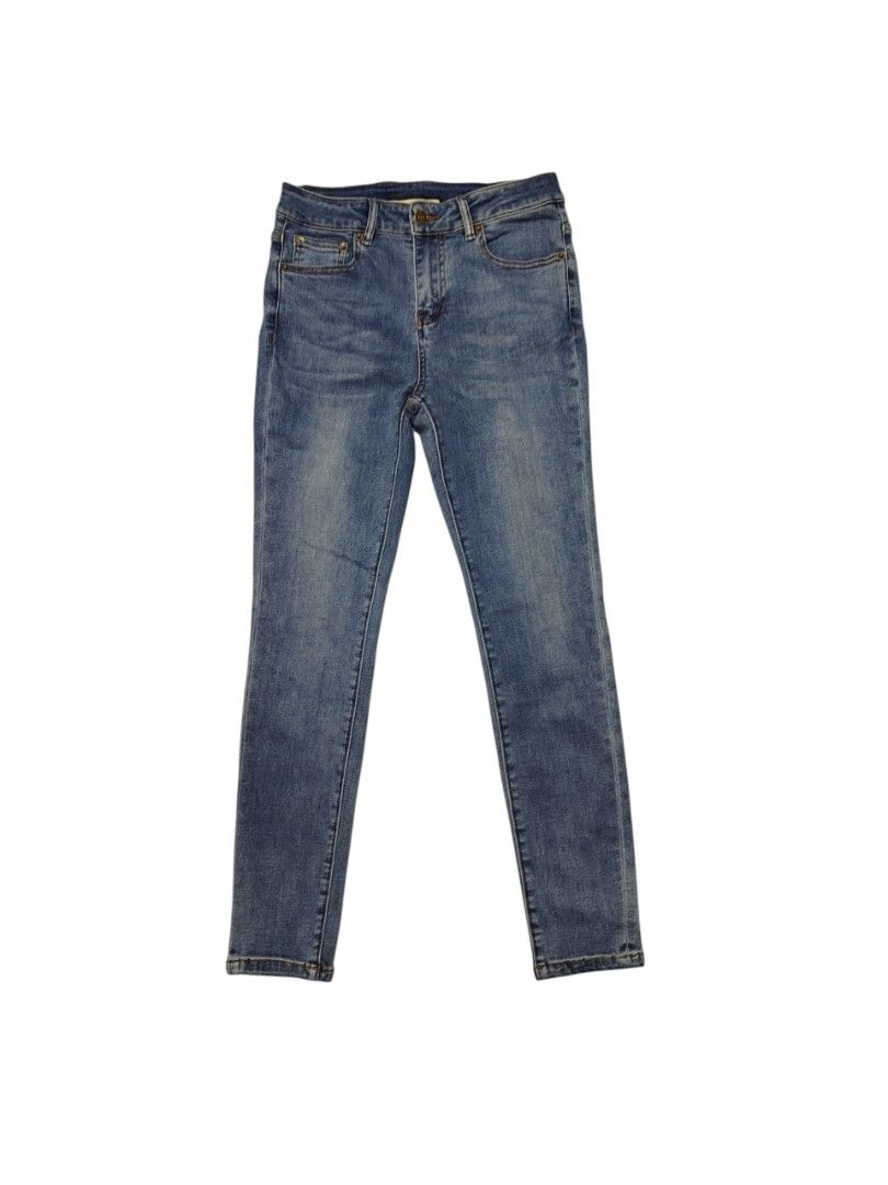 GUCCI DENIM SKINNY JEANS (Category: Jeans) located in Bayombong. Submitted by Gentlemans_ClosEt (Listing ID 1463672069, Image 2). Description: GUCCI DENIM SKINNY JEANS SIZE 28 LENGTH 37 LEG OPENING 5 EXCELLENT CONDITION NO ISSUE.