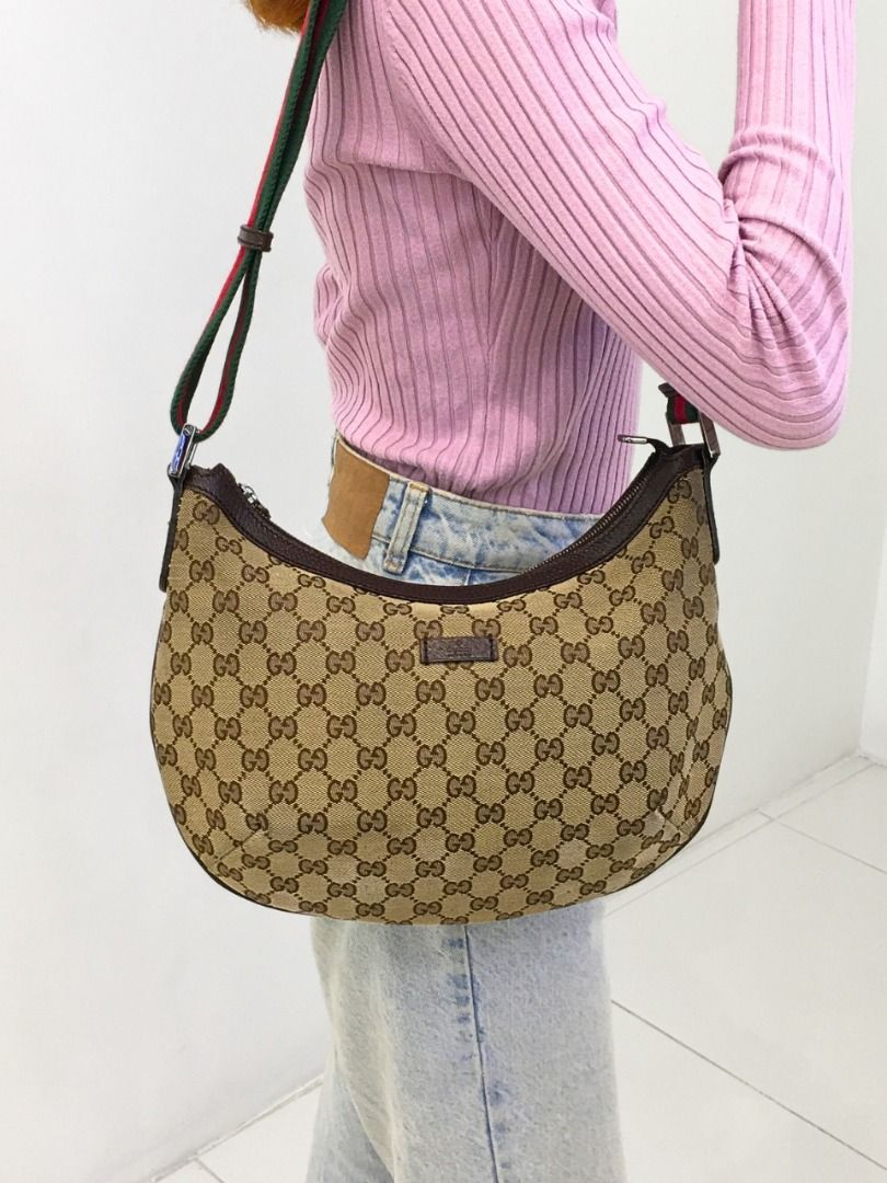 GUCCI Hobo Bag Messenger Bag (Preloved Authentic) (Category: Luxury Bags & Wallets) located in Santa Rosa. Submitted by brandieshoppe (Listing ID 1463628654, Image 3). Description: ✅ Authentic/Original Preloved ✅ From Japan Auction ✅ Money-back Guaranteed If Proven Fake ✅ Message Us For More Details ✅ Open for Layaway Disclaimer: All items sold are preloved unless otherwise stated as brand new. As pre-owned items, signs of previous use, wear, or 