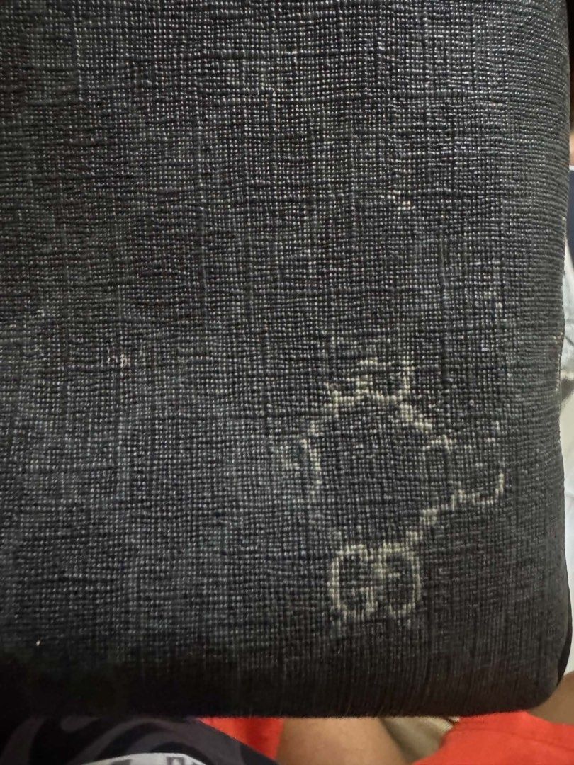 GUCCI SUPREME CANVAS SHOULDER BAG (Category: Sling Bags) located in Meycauayan. Submitted by cosmicdolphin-5cabff (Listing ID 1463565010, Image 2). Description: .