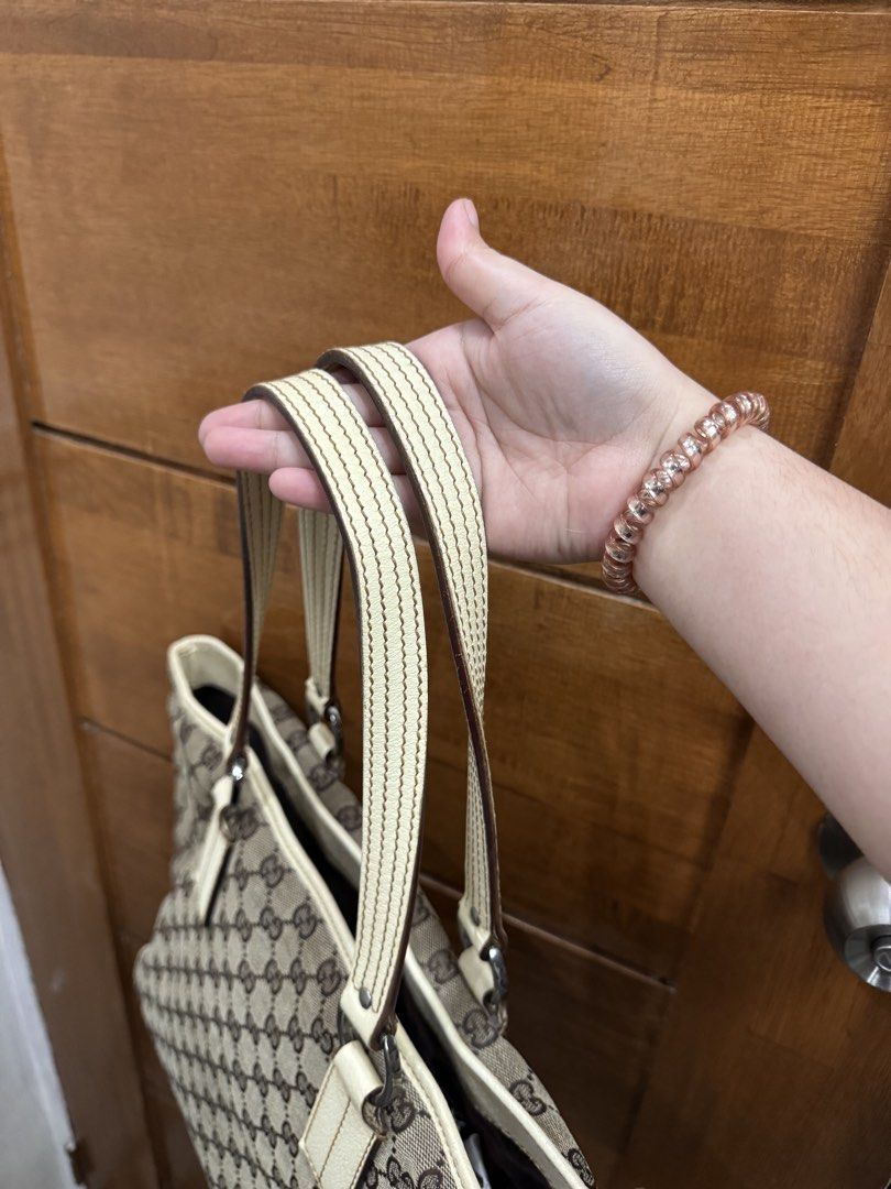 Gucci Tote Bag (Category: Luxury Bags & Wallets) located in Manila. Submitted by sacreluxebyelly (Listing ID 1463740027, Image 3). Description: Dirts on canvas.