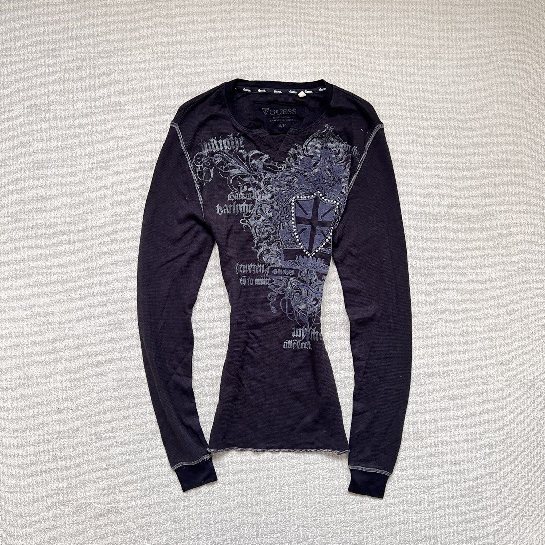 guess cybergrunge goth-esque top (Category: Longsleeves) located in Limay. Submitted by budolfindsrawrawr (Listing ID 1463719412, Image 1). Description: gu3ss cybergrunge goth-esque top - s on tag (oversized fit) l29 b36 - in excellent condition .