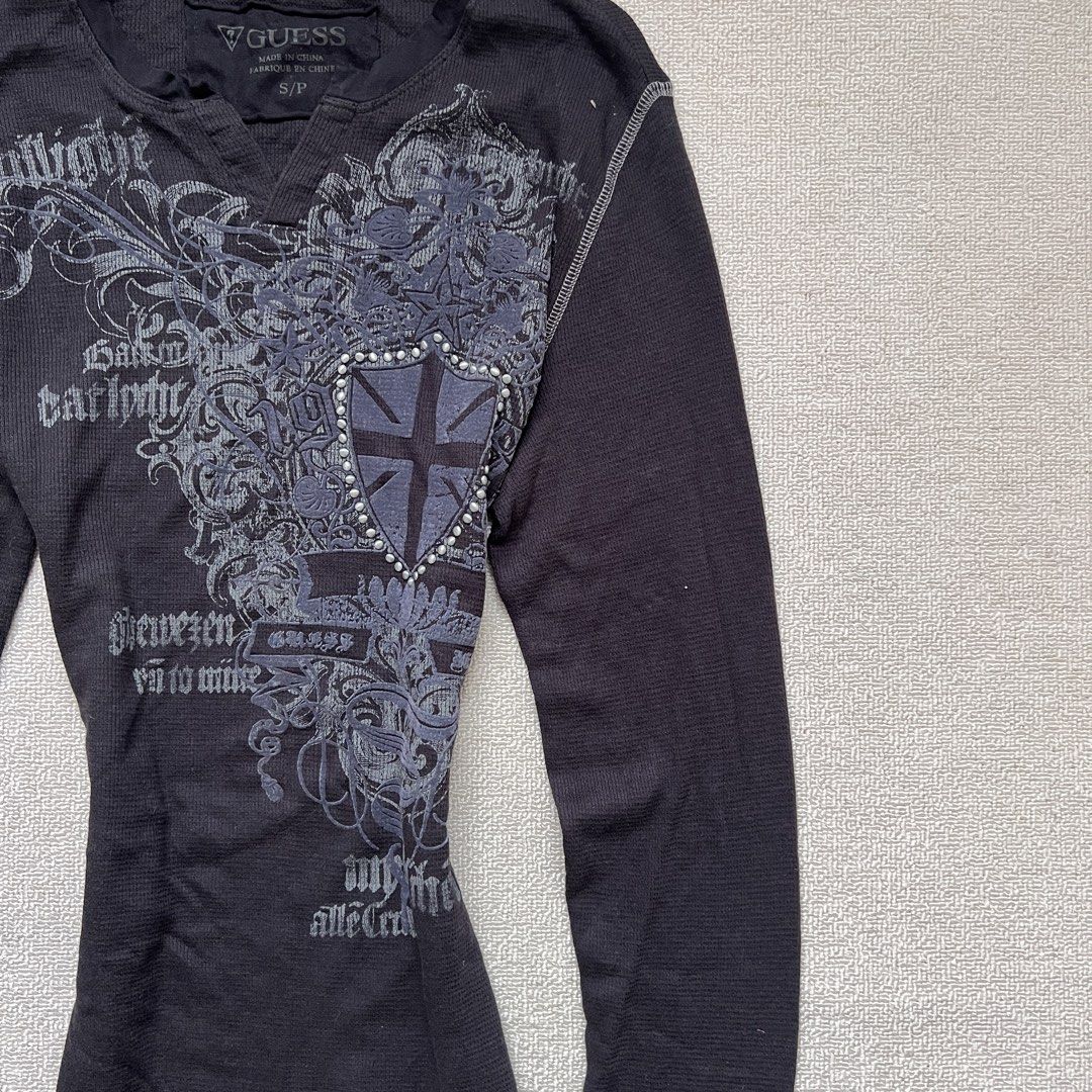 guess cybergrunge goth-esque top (Category: Longsleeves) located in Limay. Submitted by budolfindsrawrawr (Listing ID 1463719412, Image 3). Description: gu3ss cybergrunge goth-esque top - s on tag (oversized fit) l29 b36 - in excellent condition .