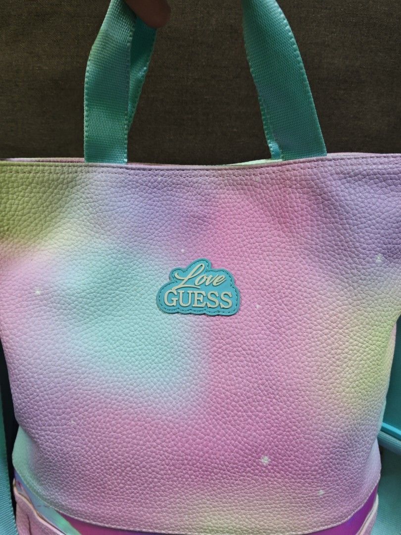 Guess med hand/sling bag (Category: Cross-body Bags) located in Pili. Submitted by zaneombao03491 (Listing ID 1463662911, Image 2). Description: .